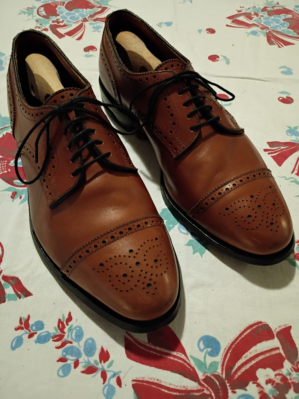 Allen Edmonds Brown Leather Cap-Toe Derbys Sz 9.5 D w/ Shoe Trees